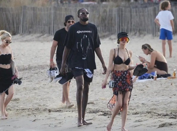 杜兰特：曾和一位女孩同居 我让她每周来两次第二天早晨就赶紧走