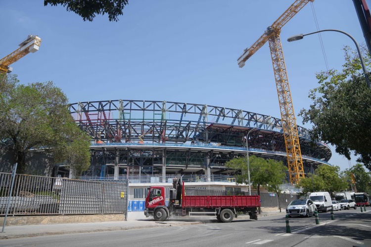 阿斯：巴萨计划下周试点开放诺坎普，希望11月22日正式回归踢毕巴